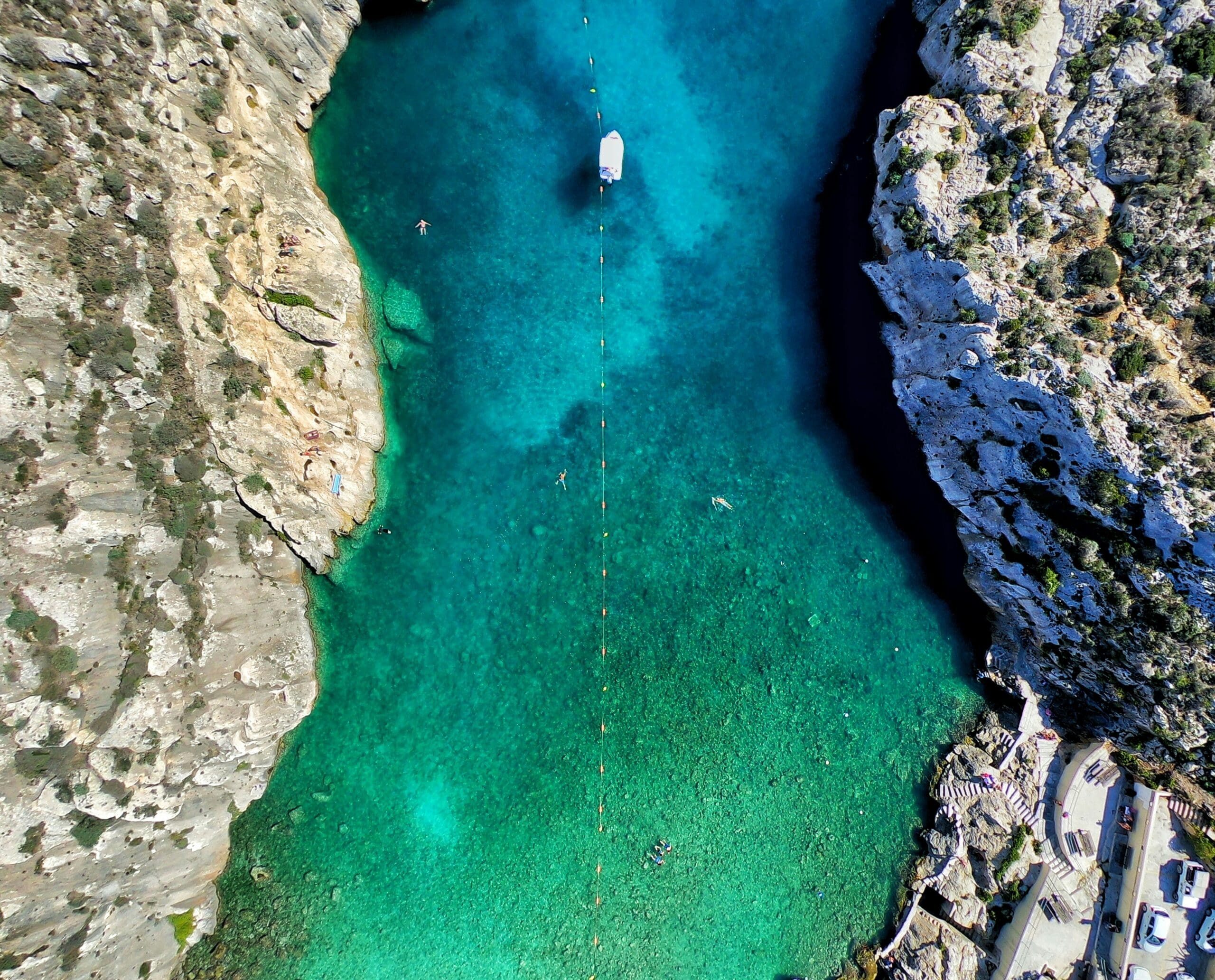 unlock-the-ultimate-dive-thrill-explore-gozo-s-blue-hole-inland-sea